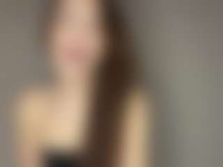 Live cam show with Amelia - Brown Hair Teen (18+) on Camsoda