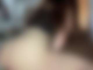 Live cam show with Amelia - Skinny MILF on intimatelivegirls.com
