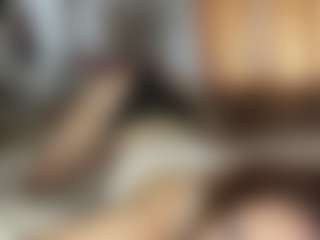 Amelia MILF webcam performer live streaming