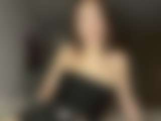 Live cam show with Amelia - Camel Toe on Dolls Live