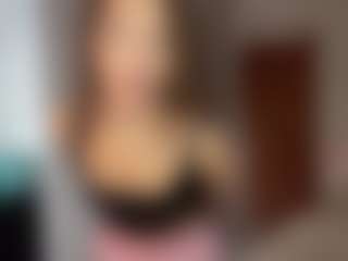 Amelia MILF webcam performer live streaming