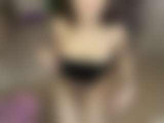 Live cam show with Amelia - Strip MILF on Hubzter Live