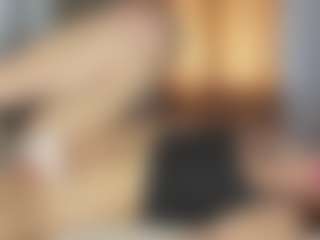Amelia MILF webcam performer live streaming
