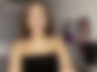 Amelia MILF webcam performer live streaming