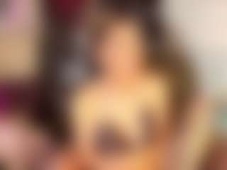 Live cam show with EvelynaGrey - New Shaved Pussy on ObeyMaria