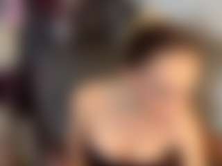 Live cam show with EvelynaGrey - Smoking on luckytryst.com