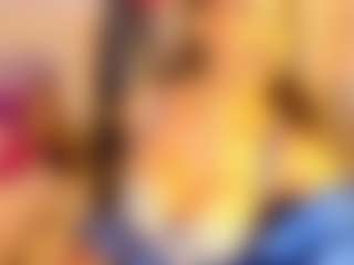 EvelynaGrey MILF webcam performer live streaming