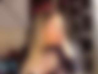 Live cam show with EvelynaGrey - Granny Squirt on WildCum