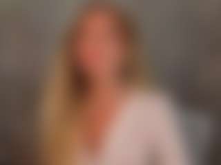 Live cam show with Lady-Alise - Public Mature on crypto-cams