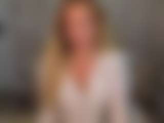 Live cam show with Lady-Alise - Blonde Hair Small Tits on livesuperchat.net