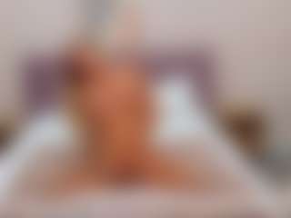 Live cam show with Lady-Alise - Athletic Public on Dolls Live