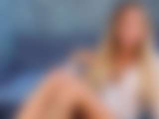 Live cam show with Lady-Alise - Moaning on Porn Luv