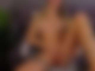 Live cam show with Lady-Alise - Teasing on Dare Cams