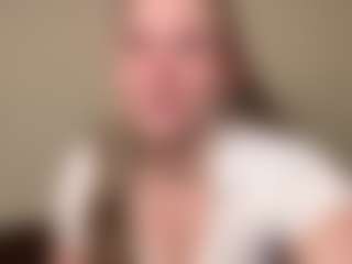 PytPrincess18's Live Sex Cam Show
