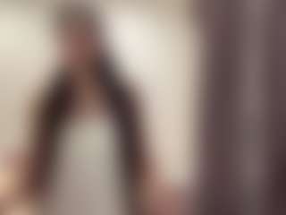 Izabel's Live Sex Cam Show