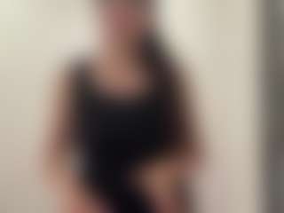 Live cam show with Izabel - Camel Toe on liverealitysex.com