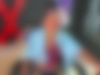 Sharlotshh1's Live Sex Cam Show