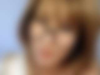 Live cam show with BettyeFusselman - Skinny on Milfs Live