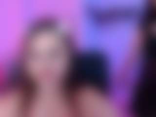 Live cam show with caroline-rosee - Twerking on CamwithHer