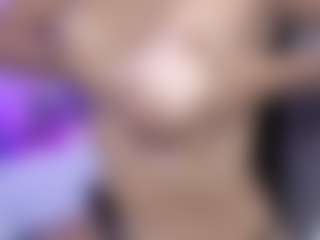 Live cam show with emmimiller - Dildo Or Vibrator on Camsoda