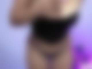 Live cam show with emmimiller - College on makecum.org