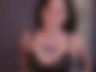 Live cam show with Ester-Henderson - New Tattoos on xplaylive.com