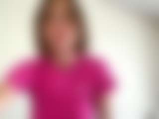Live cam show with FannieMcgaffey - Flashing on madthumbs