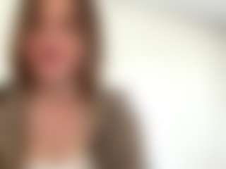 Live cam show with FannieMcgaffey - Petite on CamwithHer