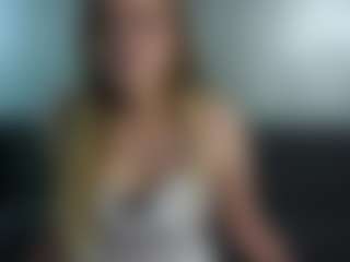Live cam show with FilomenaDelcine - Skinny on Milfs Live