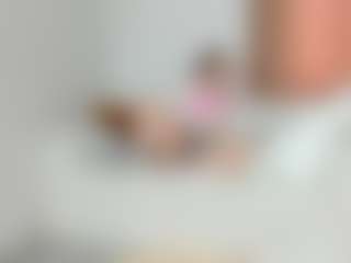 Live cam show with foxkisss - Squirt on sexylivex.com