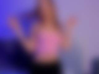 Live cam show with lilyquee - Smoking on Livezox