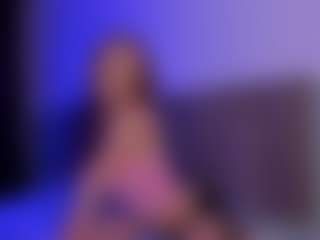 Live cam show with lilyquee - Smoking on Latina Girls