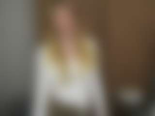 Live cam show with MieshaBently - Blonde Hair on SpankPalCams