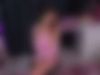 Live cam show with MieshaBently - Big Tits on TeamSkeetLive