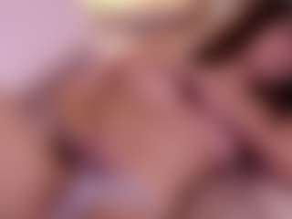 Live cam show with Molly - Petite Teen (18+) on Camsoda