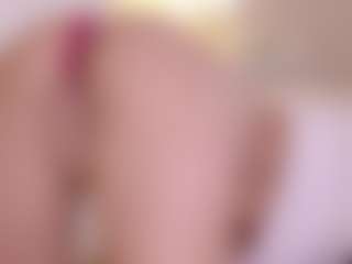 Live cam show with Molly - Cute on livesuperchat.net
