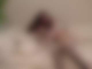 Live cam show with Nicole-Alllen - White on Camsoda
