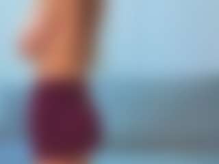 Live cam show with Nicole-Alllen - Moaning on Gym Cam Girls