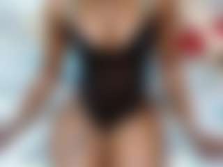 SweetLira's Live Sex Cam Show