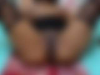 SweetLira's Live Sex Cam Show