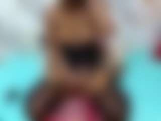 SweetLira's Live Sex Cam Show