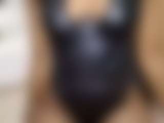 SweetLira's Live Sex Cam Show