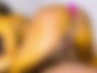 Live cam show with Aliceloveah - Average on Camsoda