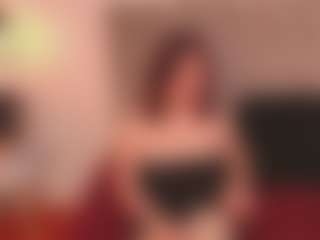 Live cam show with Allia Moon - Amateur on TeamSkeetLive