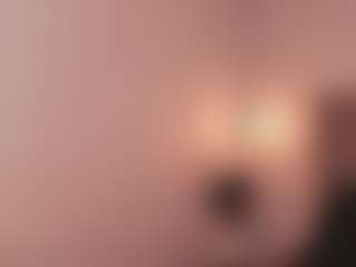 Live cam show with Allia Moon - Flash on CamClone