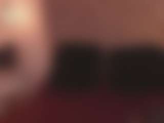 Live cam show with Allia Moon - Submissive on CamwithHer
