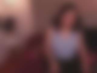 Live cam show with Allia Moon - Submissive on Camsoda