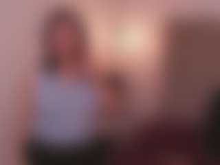 Live cam show with Allia Moon - Chubby on PervPlay.com