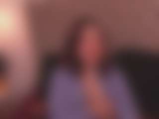 Live cam show with Allia Moon - Barelylegal on Camming Site
