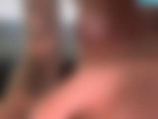 Live cam show with extraroxy - Average on Camsoda